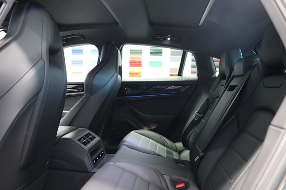 Porsche Panamera 4S 11 of 28