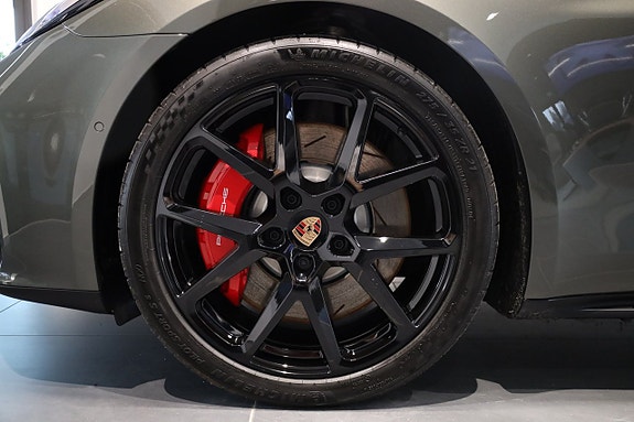 Porsche Panamera 4S 7 of 28
