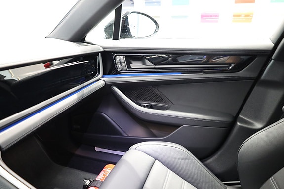 Porsche Panamera 4S 23 of 28