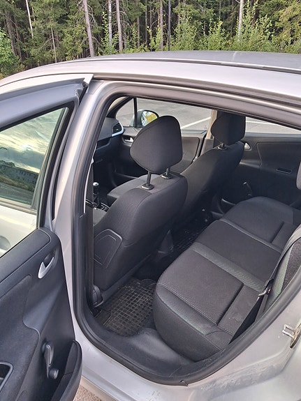 Peugeot 207 4 of 8
