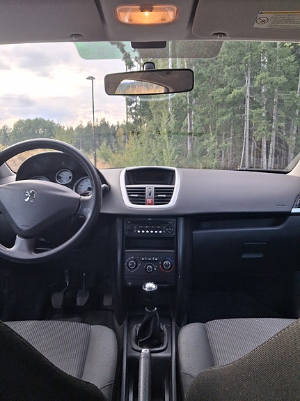 Peugeot 207 5 of 8
