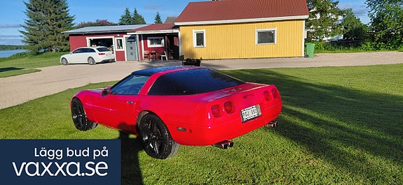 Chevrolet Corvette 3 of 5