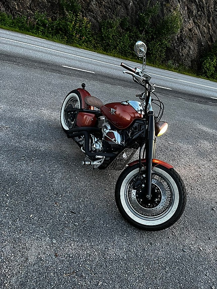 Yamaha XVS1100A 3 of 4