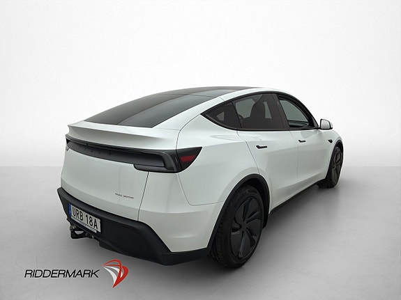 Tesla Model Y 5 of 5