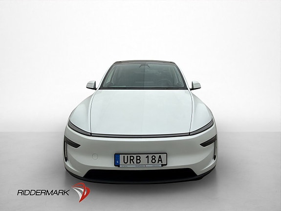 Tesla Model Y 3 of 5