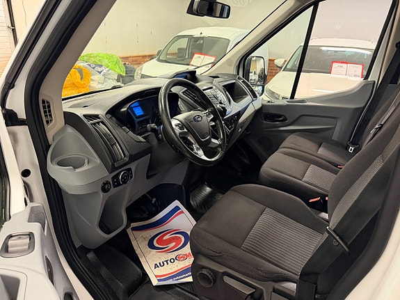 Ford Transit 8 of 11