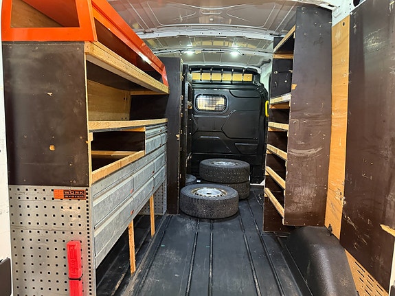 Ford Transit 10 of 11