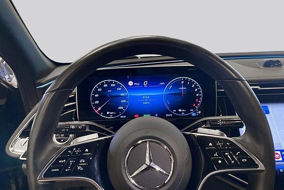 Mercedes-Benz E300 de 10 of 17