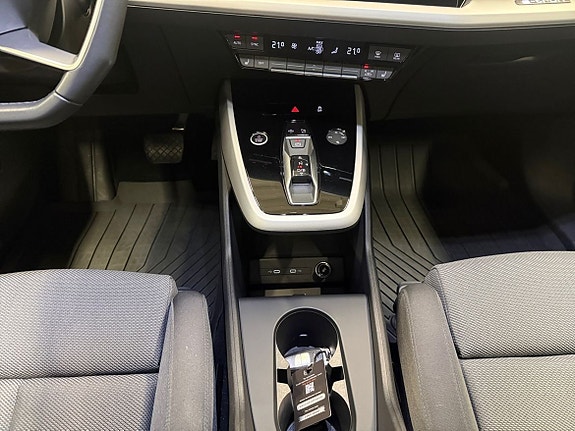 Audi Q4 e-tron 12 of 22