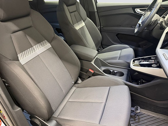 Audi Q4 e-tron 14 of 22