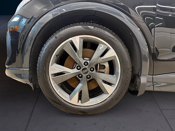 Audi Q4 e-tron 6 of 22