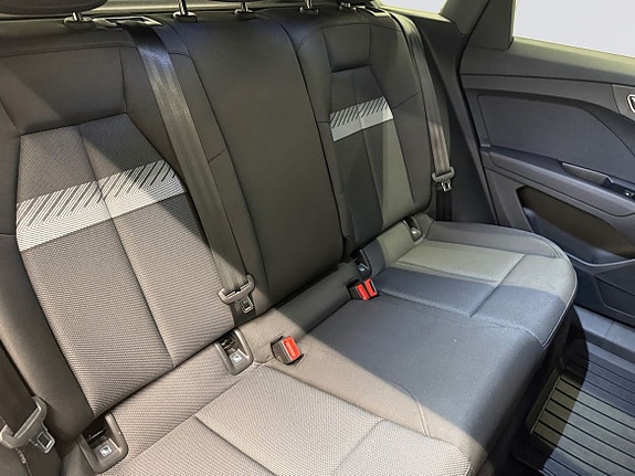 Audi Q4 e-tron 15 of 22