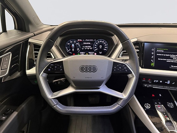Audi Q4 e-tron 10 of 22
