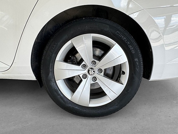 Skoda Superb 8 of 26