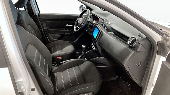 Dacia Duster 3 of 9