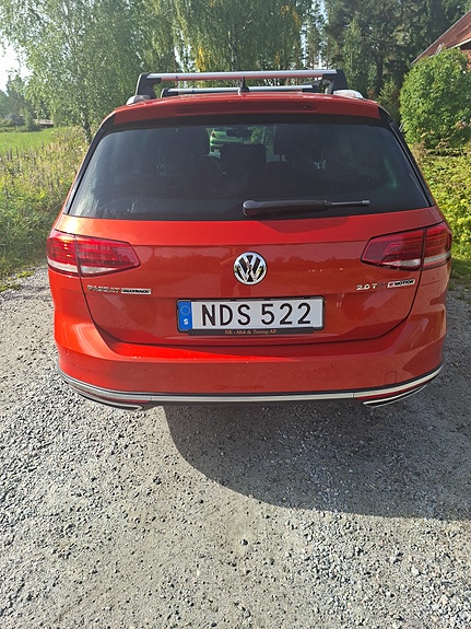 Volkswagen Passat Alltrack 4 of 10