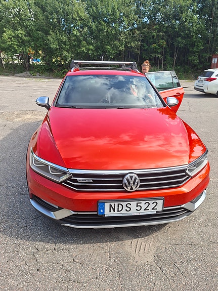 Volkswagen Passat Alltrack 8 of 10