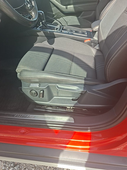 Volkswagen Passat Alltrack 5 of 10