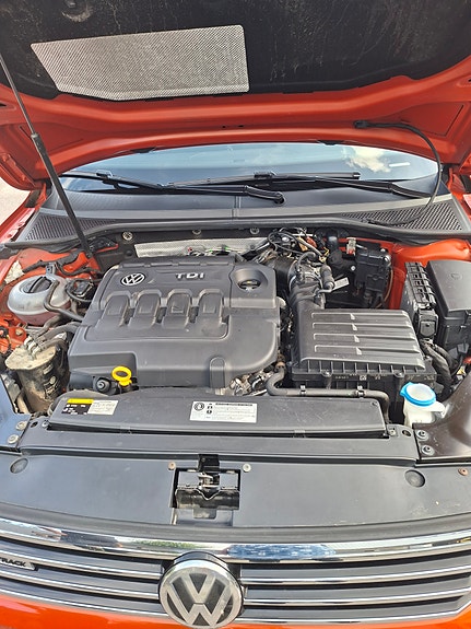 Volkswagen Passat Alltrack 9 of 10