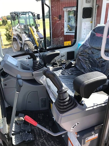 Takeuchi TB 225 5 of 5