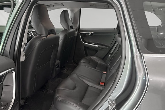 Volvo XC60 7 of 18