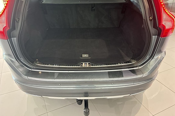 Volvo XC60 10 of 18