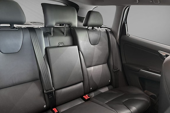 Volvo XC60 6 of 18