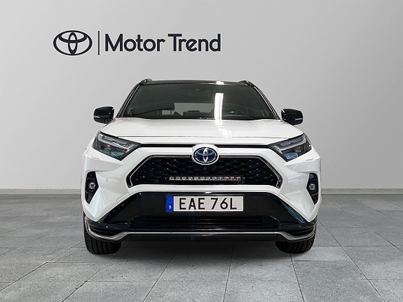 Toyota RAV4 Plug-in Hybrid 5 of 5
