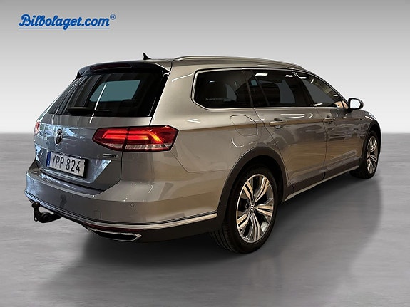 Volkswagen Passat Alltrack 6 of 13