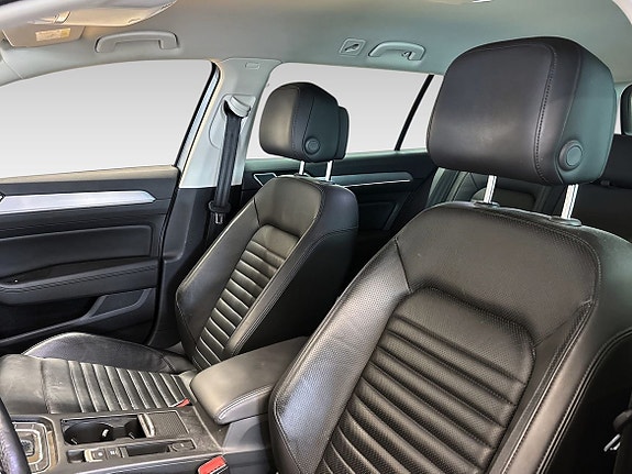 Volkswagen Passat Alltrack 11 of 12