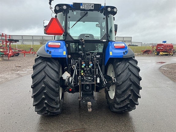 New Holland T5.120 12 of 16