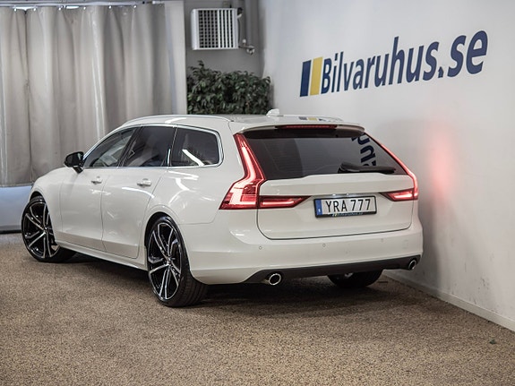 Volvo V90 3 of 5