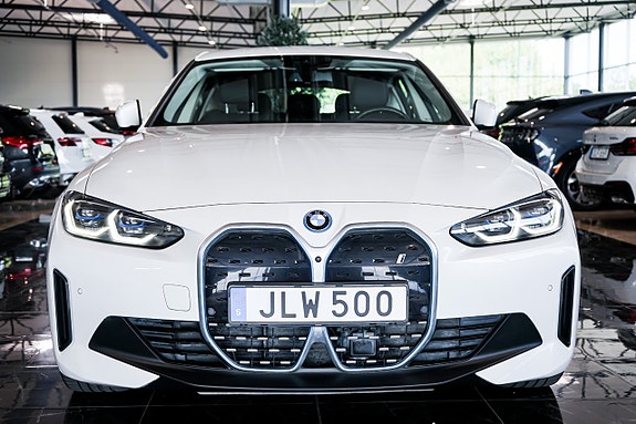 BMW i4 2 of 5