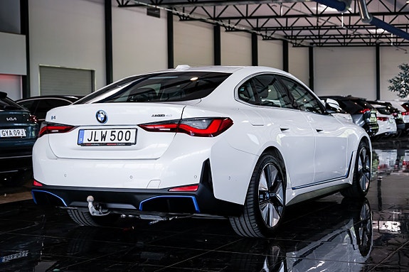 BMW i4 4 of 5