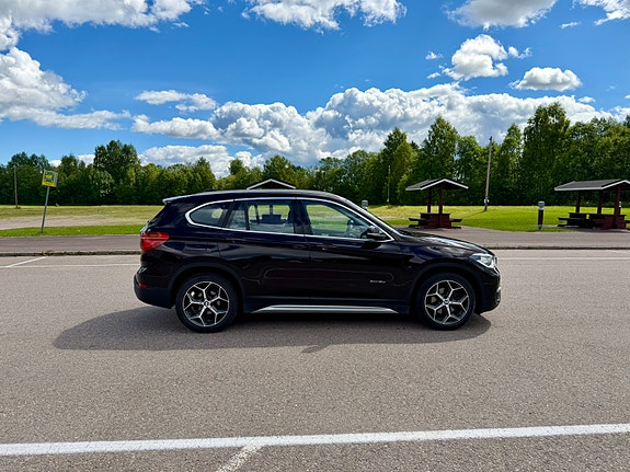 BMW X1 2 of 5