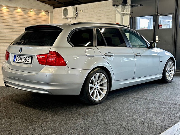 BMW 320 3 of 5