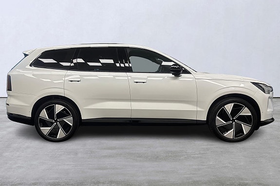 Volvo EX90 3 of 5