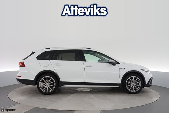 Volkswagen Golf Alltrack 2 of 24