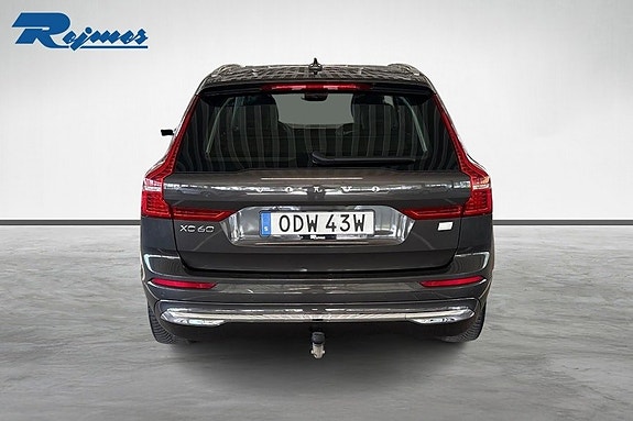 Volvo XC60 14 of 17