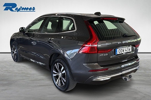 Volvo XC60 2 of 17