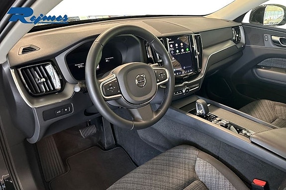 Volvo XC60 4 of 17