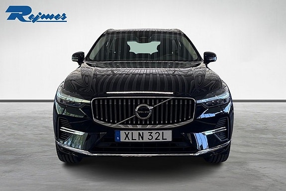 Volvo XC60 3 of 17