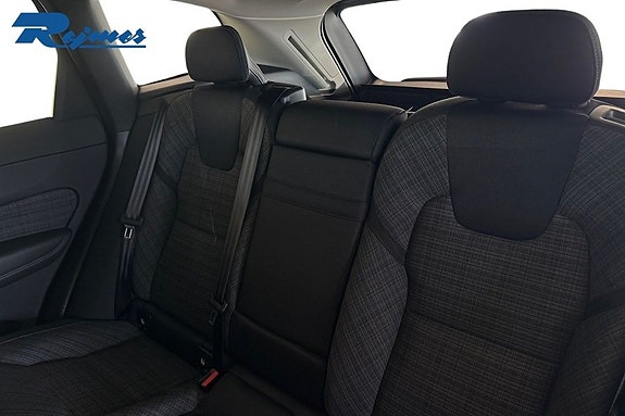 Volvo XC60 10 of 17
