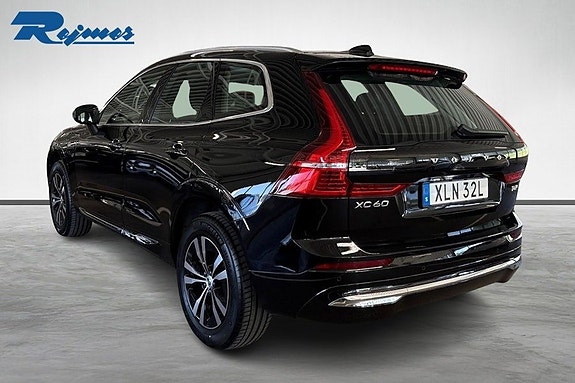 Volvo XC60 2 of 17