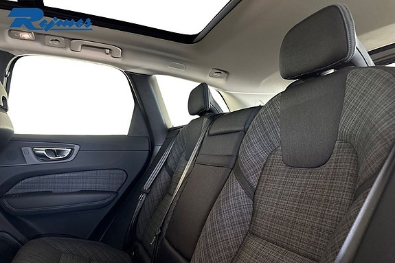 Volvo XC60 11 of 17