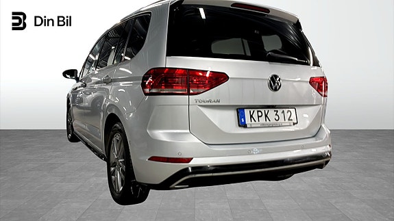 Volkswagen Touran 3 of 5