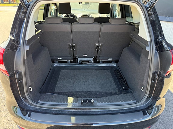 Ford C-Max 14 of 22