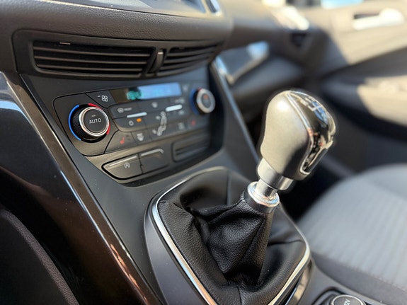 Ford C-Max 17 of 22