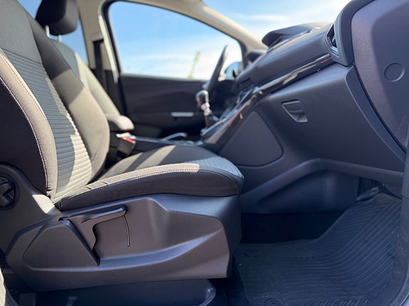 Ford C-Max 15 of 22