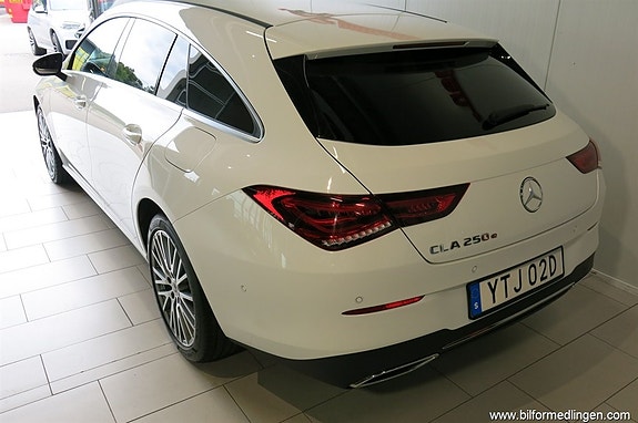 Mercedes-Benz CLA250 e 3 of 5
